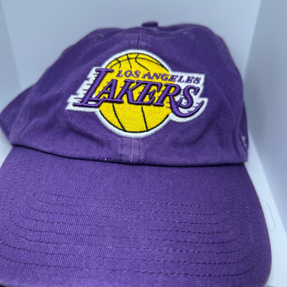 Used Lakers baseball cap 47